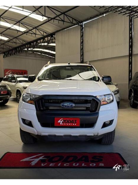 FORD Ranger 2.2 16V XLS DIESEL CABINE DUPLA, Foto 2