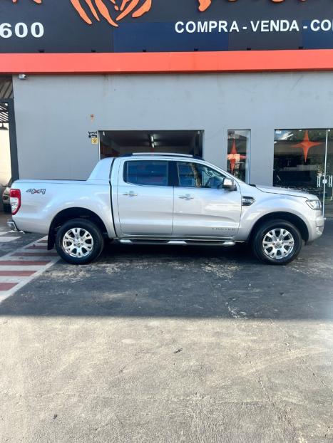 FORD Ranger 3.2 20V CABINE DUPLA 4X4 LIMITED TURBO DIESEL AUTOMTICO, Foto 5