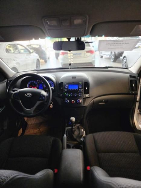 HYUNDAI I30 2.0 16V 4P, Foto 8