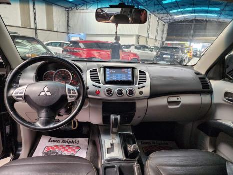 MITSUBISHI L 200 Triton 3.5 V6 HPE 4X4 FLEX CABINE DUPLA AUTOMTICO, Foto 4