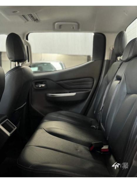 MITSUBISHI L 200 Triton 2.4 16V OUTDOOR HPE-S 4X4 CABINE DUPLA TURBO DIESEL AUTOMTICO, Foto 9