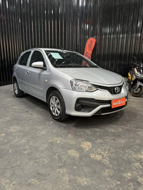 TOYOTA Etios Hatch 1.3 16V 4P FLEX, Foto 2