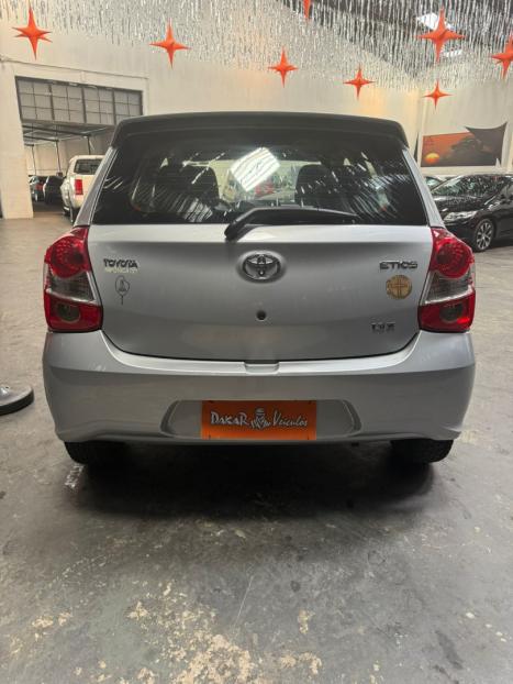 TOYOTA Etios Hatch 1.3 16V 4P FLEX, Foto 4