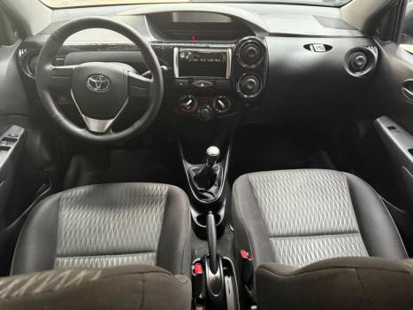 TOYOTA Etios Hatch 1.3 16V 4P FLEX, Foto 5