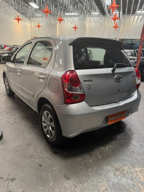 TOYOTA Etios Hatch 1.3 16V 4P FLEX, Foto 7