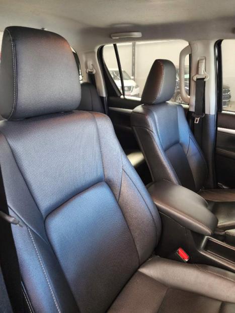 TOYOTA Hilux Caminhonete 2.8 16V SRX 4X4 DIESEL CABINE DUPLA AUTOMTICO, Foto 11