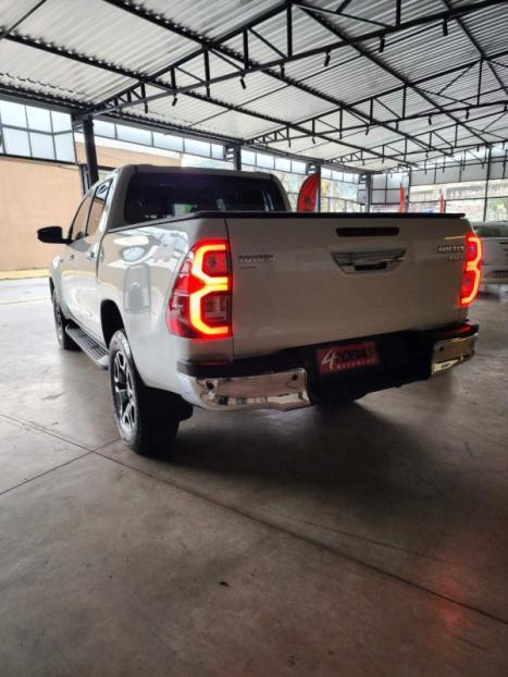 TOYOTA Hilux Caminhonete 2.8 16V SRX 4X4 DIESEL CABINE DUPLA AUTOMTICO, Foto 6