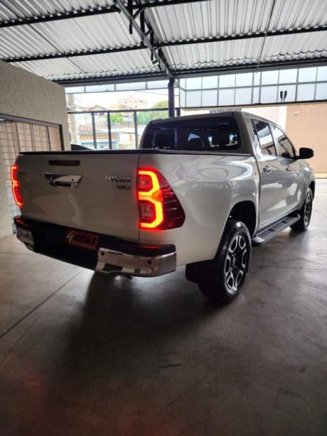 TOYOTA Hilux Caminhonete 2.8 16V SRX 4X4 DIESEL CABINE DUPLA AUTOMTICO, Foto 8