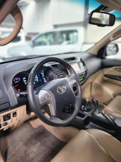 TOYOTA Hilux SW4 3.0 16V 4P SRV 4X4 7 LUGARES TURBO DIESEL AUTOMTICO, Foto 3