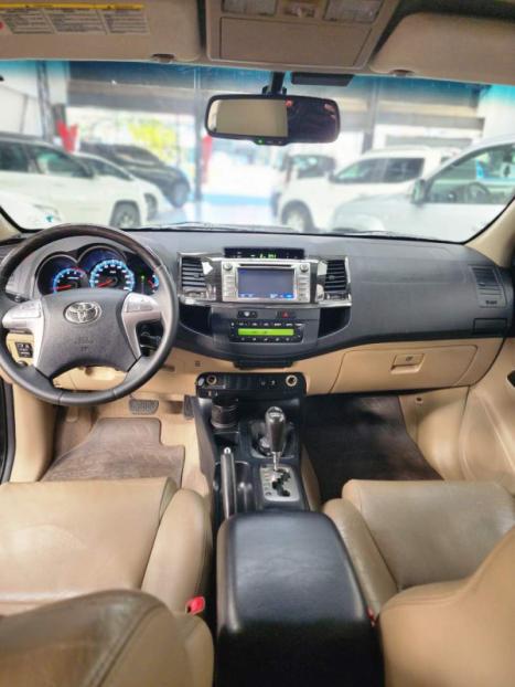 TOYOTA Hilux SW4 3.0 16V 4P SRV 4X4 7 LUGARES TURBO DIESEL AUTOMTICO, Foto 4
