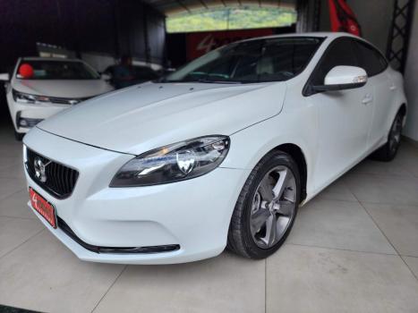 VOLVO V40 2.0 4P T4 KINETIC TURBO AUTOMTICO, Foto 1