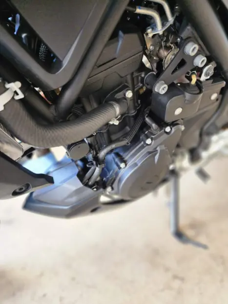 YAMAHA MT-03 300 ABS, Foto 5