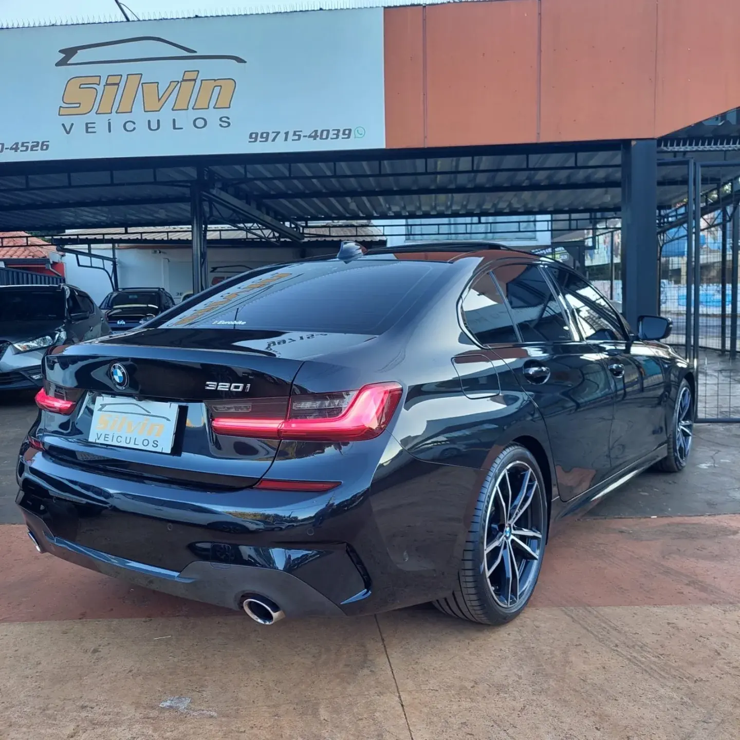 BMW 320I - Foto