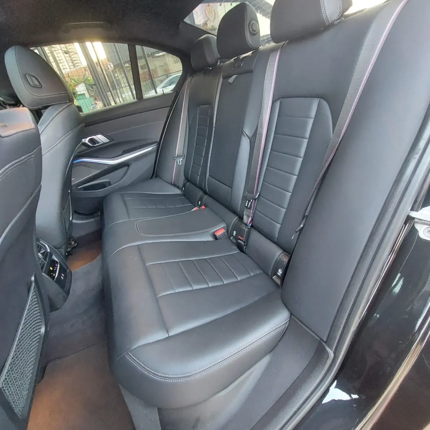 BMW 320I - Foto