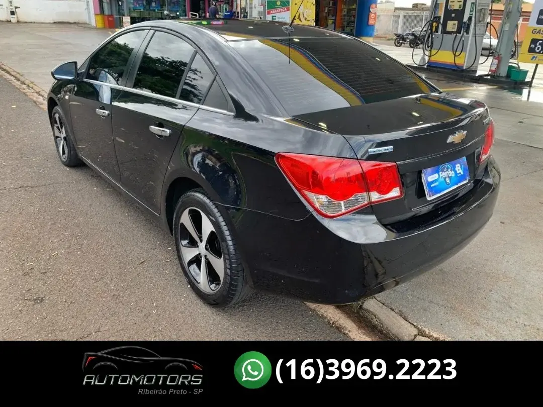 CHEVROLET Cruze Sedan - Foto