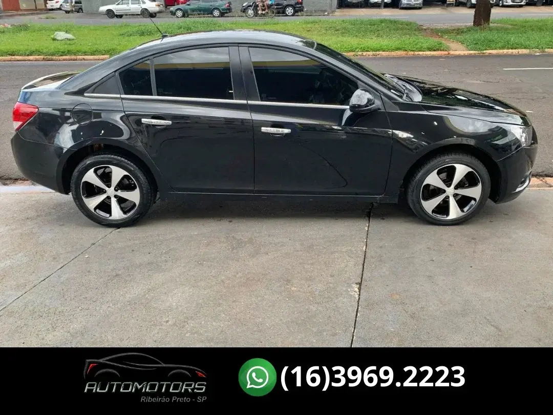 CHEVROLET Cruze Sedan - Foto