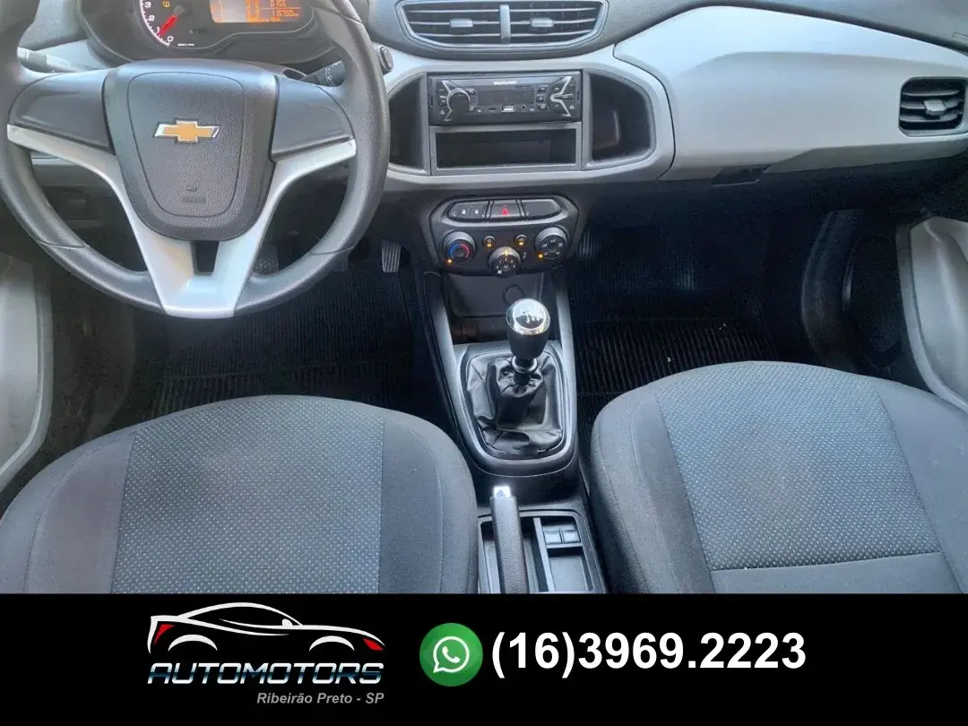 CHEVROLET Onix Hatch - Foto