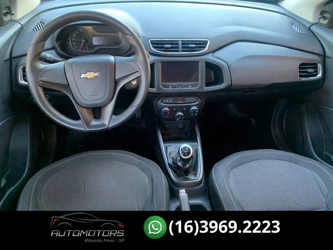 CHEVROLET Onix Hatch - Foto