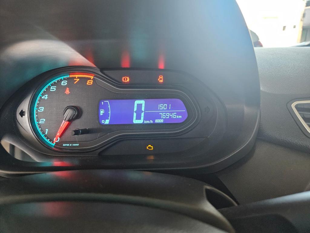 CHEVROLET Onix Hatch - Foto