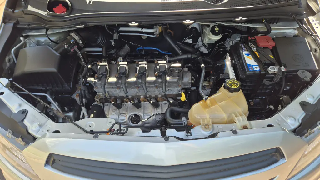 CHEVROLET Onix Hatch - Foto