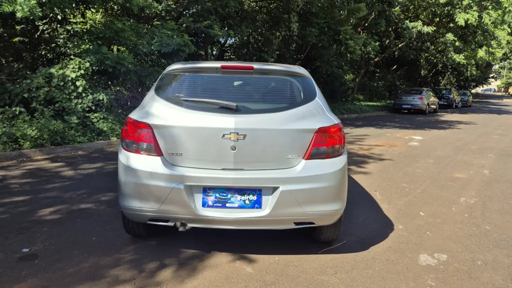 CHEVROLET Onix Hatch - Foto