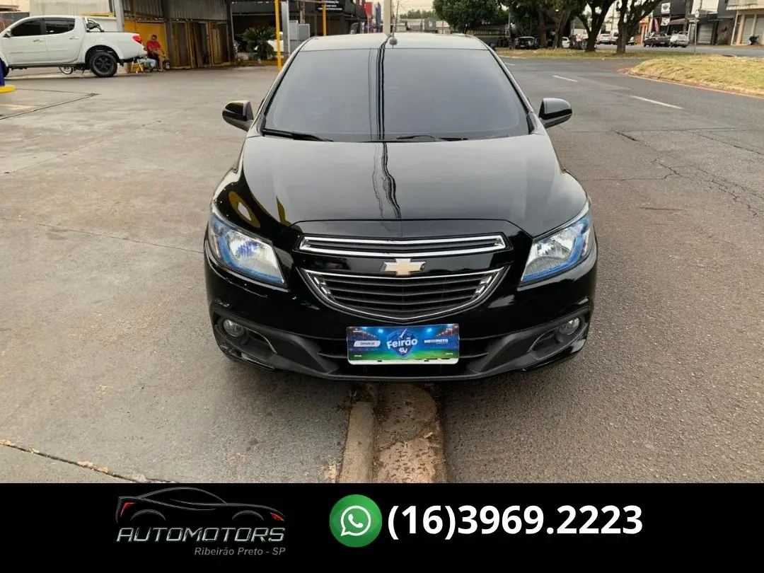 CHEVROLET Onix Hatch - Foto