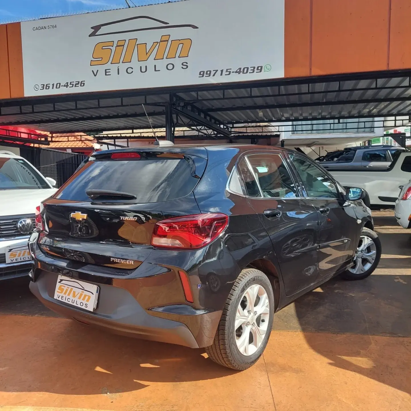 CHEVROLET Onix Hatch - Foto