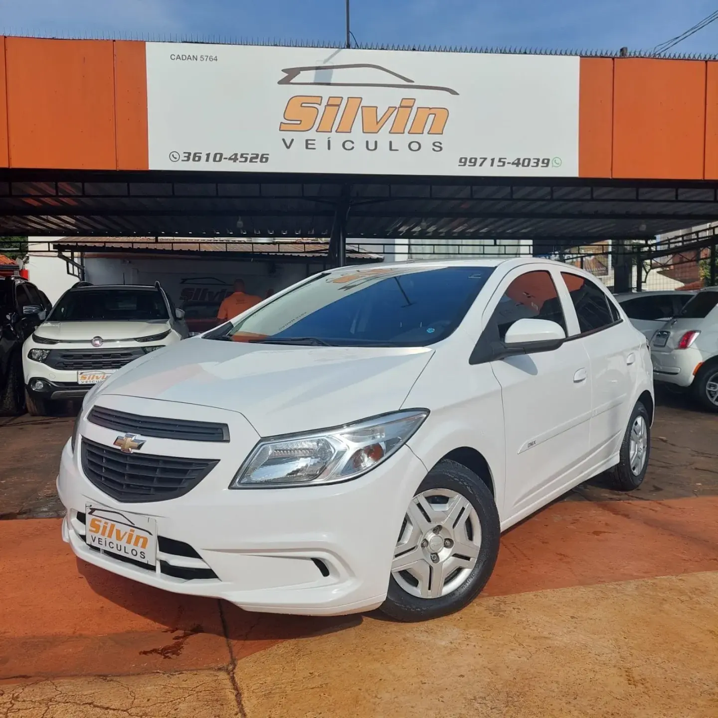 CHEVROLET Onix Hatch - Foto