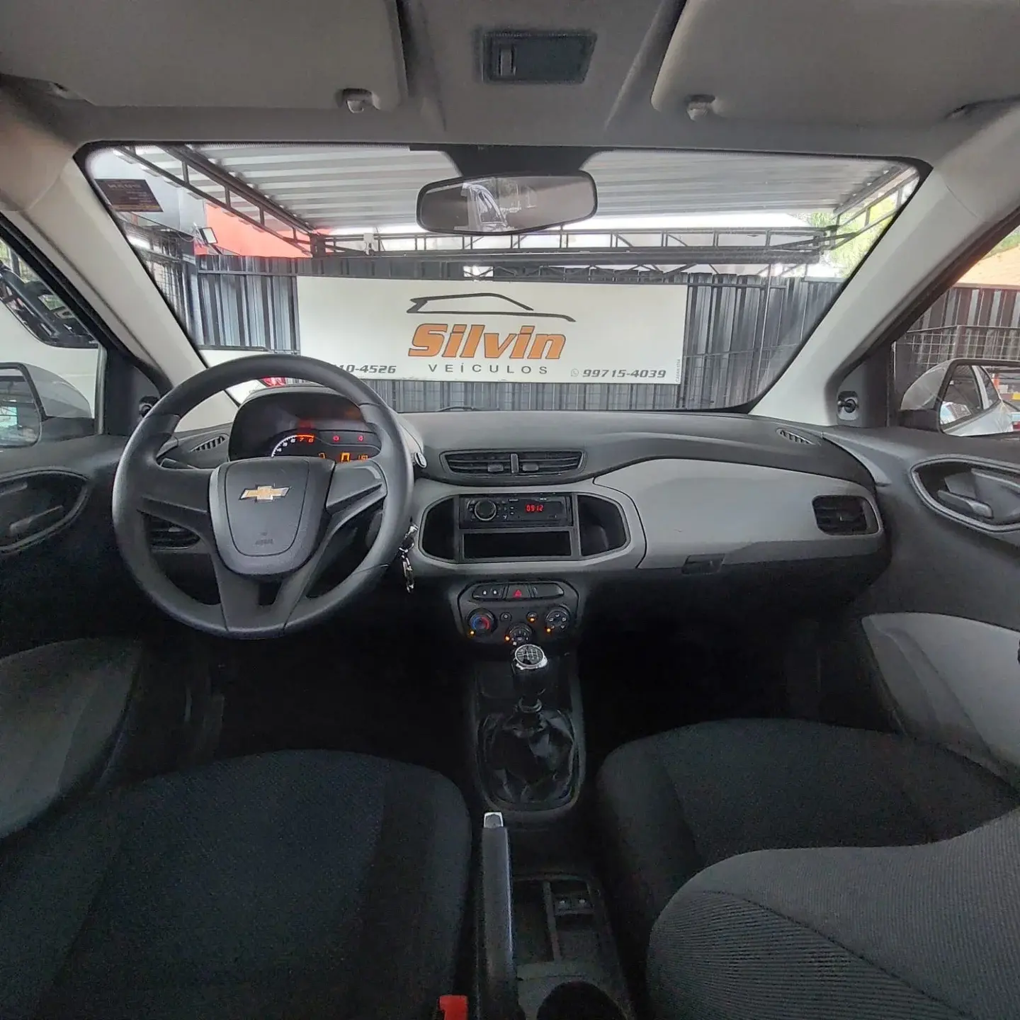 CHEVROLET Onix Hatch - Foto