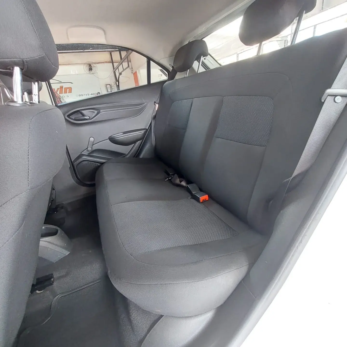 CHEVROLET Onix Hatch - Foto