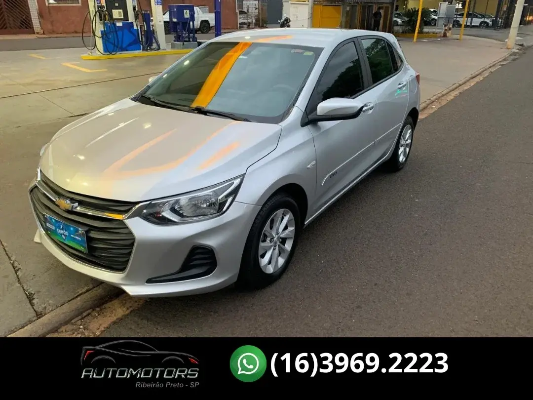 CHEVROLET Onix Hatch - Foto