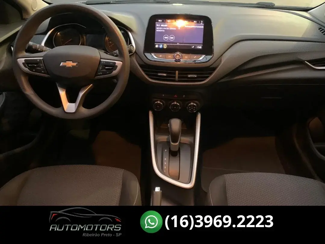 CHEVROLET Onix Hatch - Foto