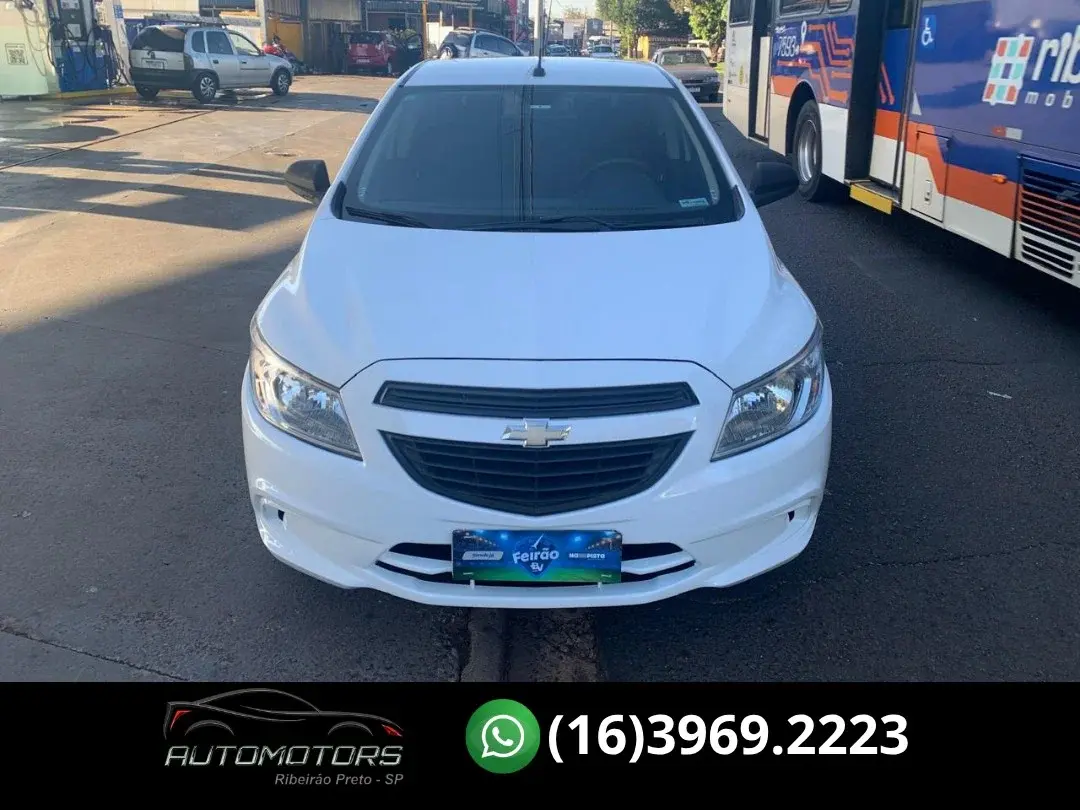 CHEVROLET Onix Hatch - Foto