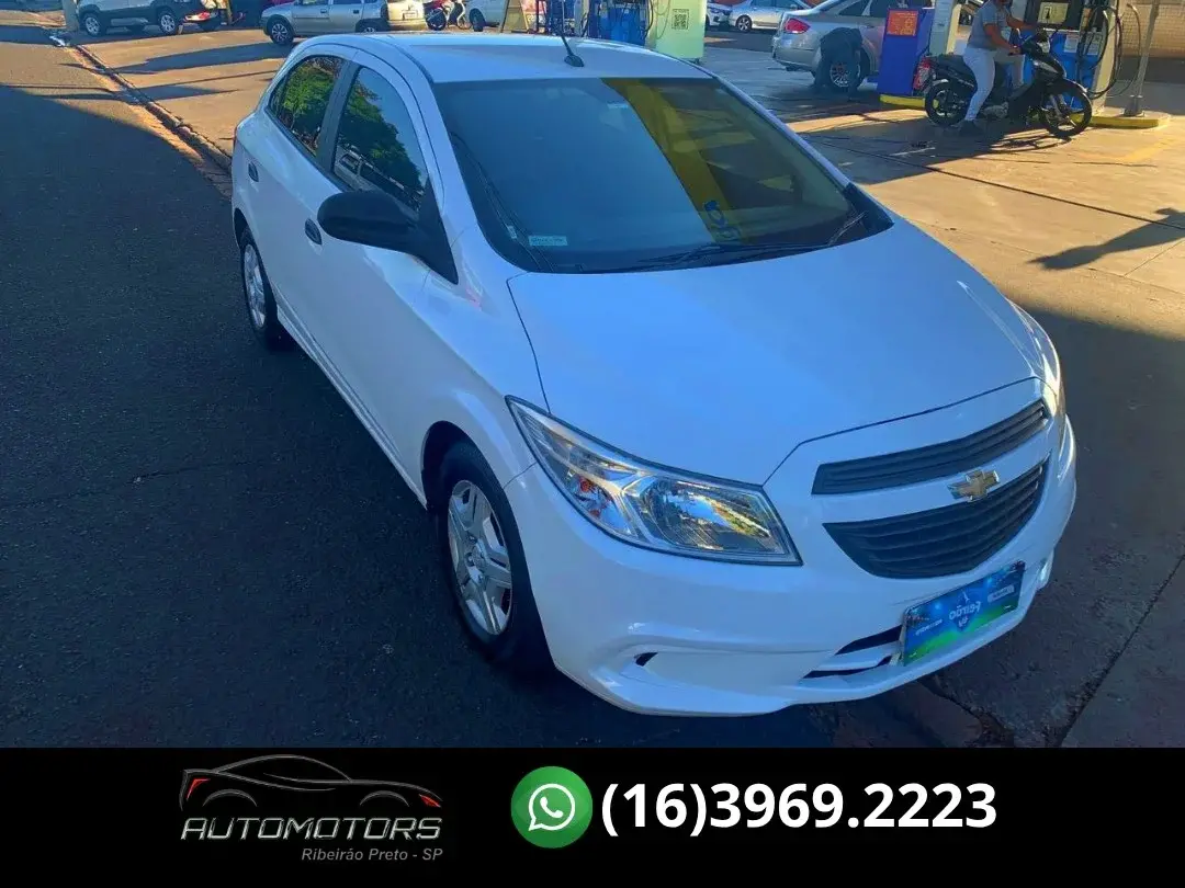 CHEVROLET Onix Hatch - Foto