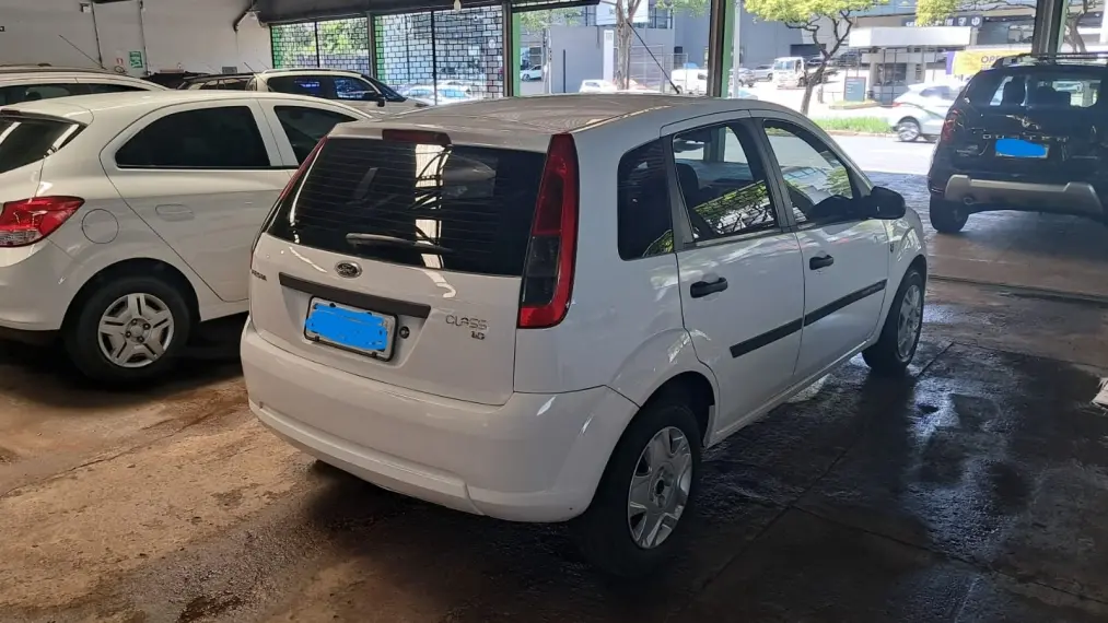 FORD Fiesta Hatch - Foto