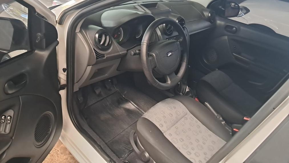 FORD Fiesta Hatch - Foto