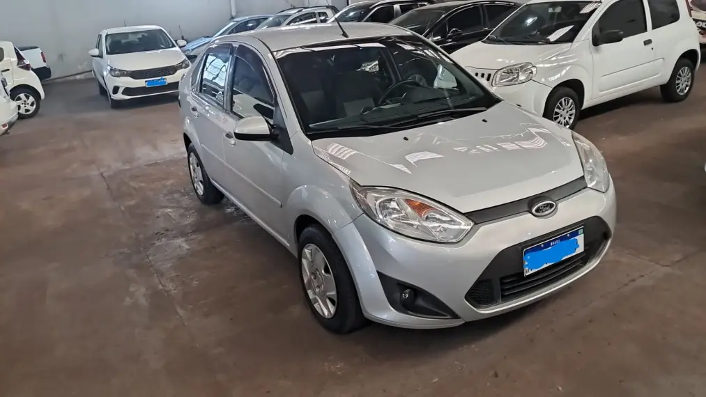 FORD Fiesta Sedan - Foto