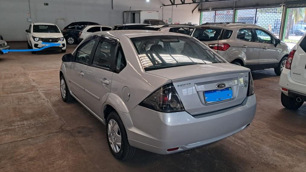 FORD Fiesta Sedan - Foto