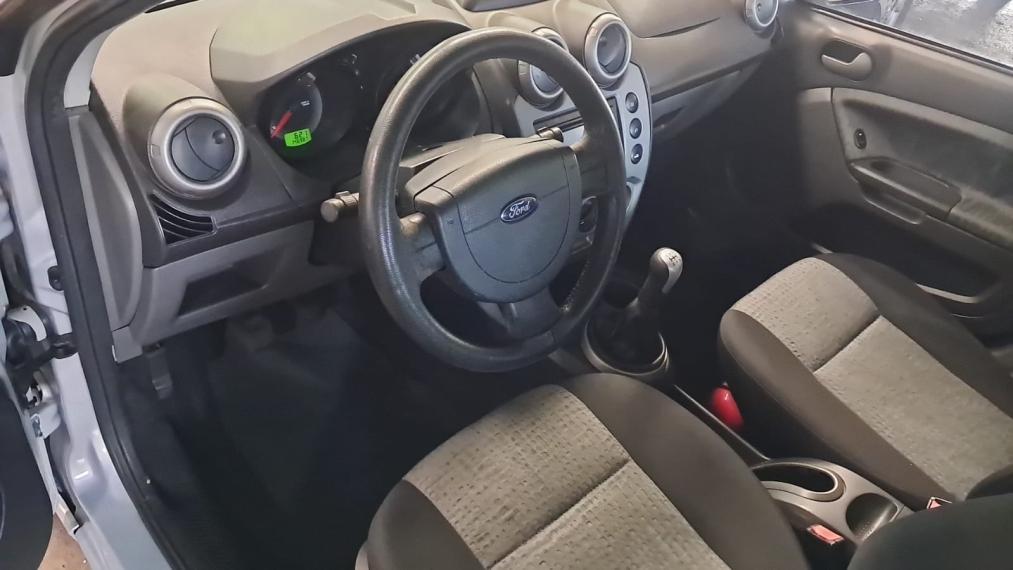 FORD Fiesta Sedan - Foto