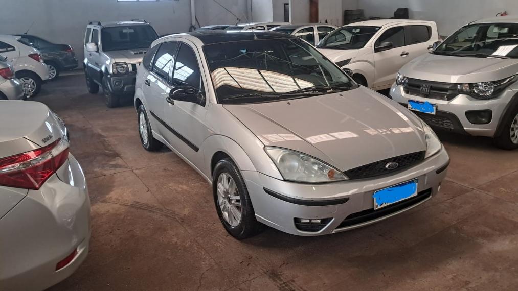 FORD Focus Hatch - Foto