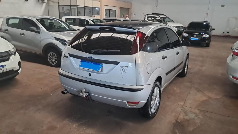 FORD Focus Hatch - Foto