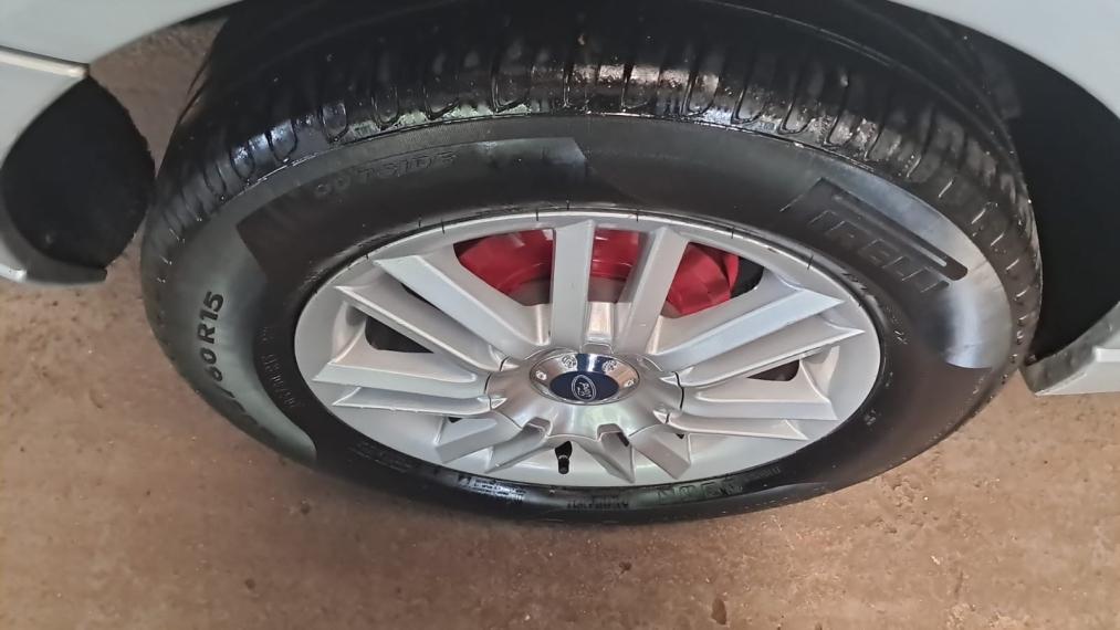 FORD Focus Hatch - Foto