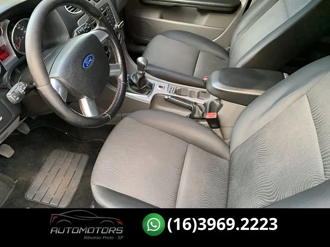 FORD Focus Hatch - Foto