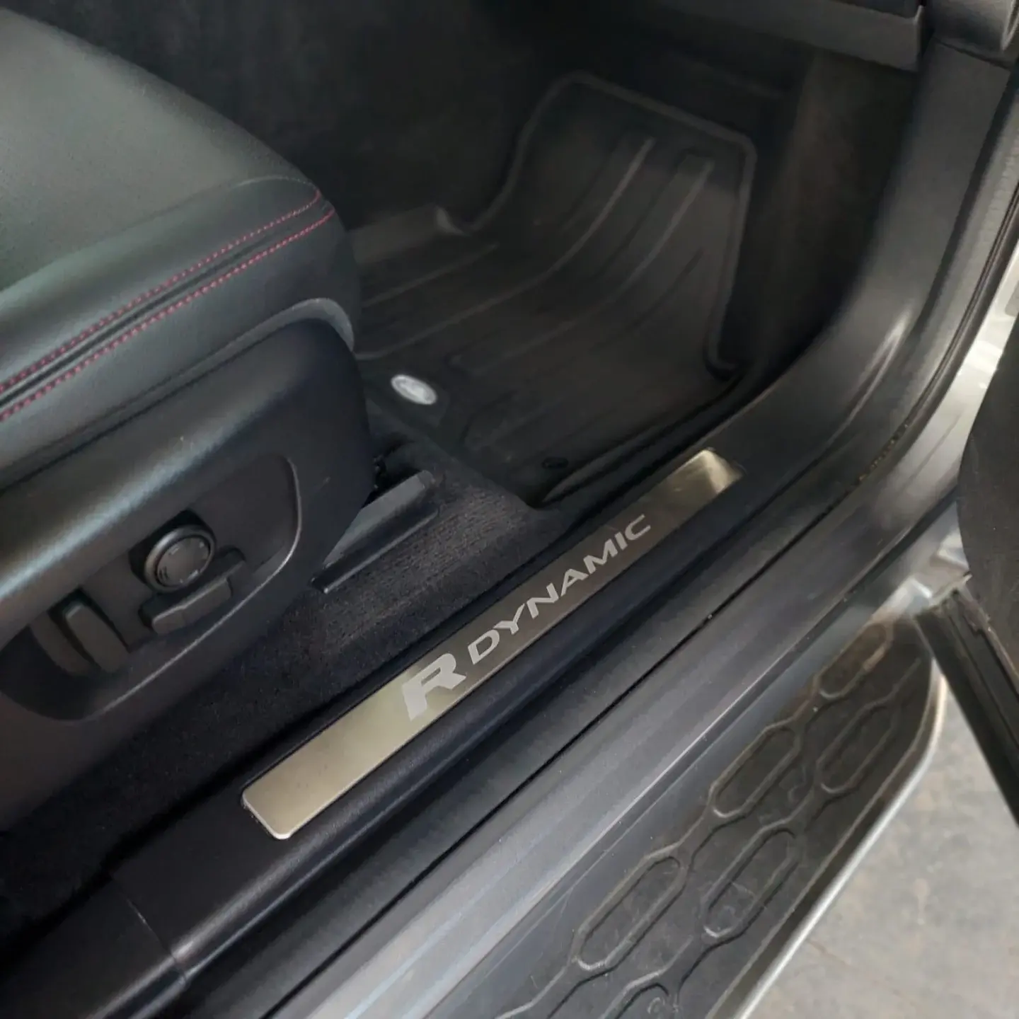 LAND ROVER Discovery Sport - Foto