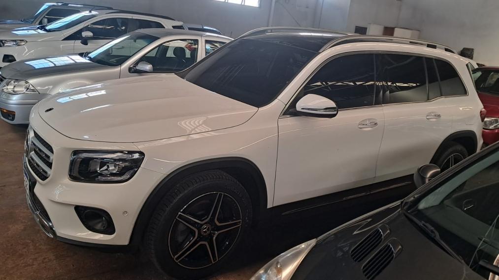 MERCEDES-BENZ GLB 200 - Foto