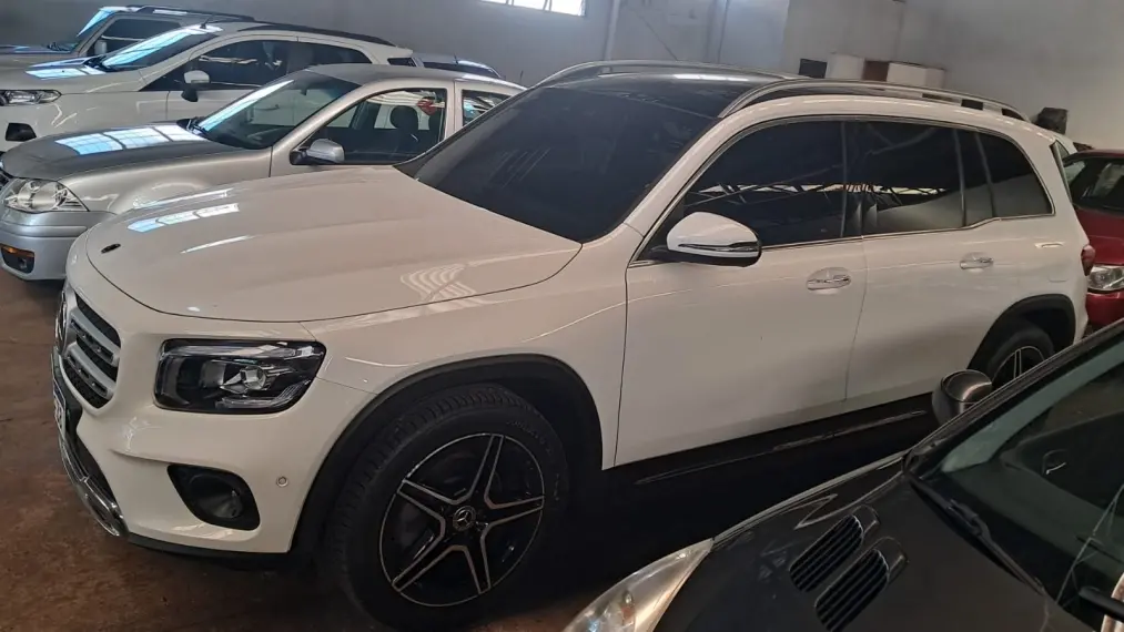 MERCEDES-BENZ GLB 200 - Foto