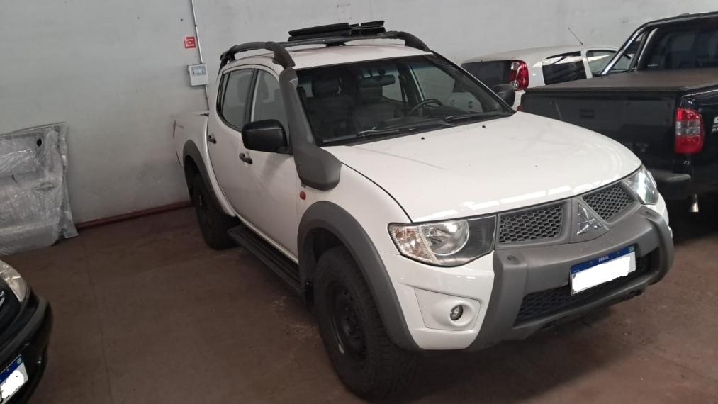 MITSUBISHI L 200 Savana