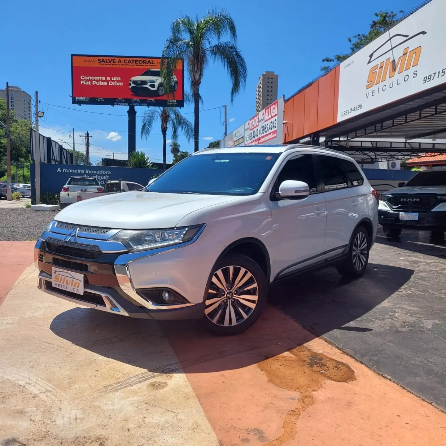 MITSUBISHI Outlander - Foto