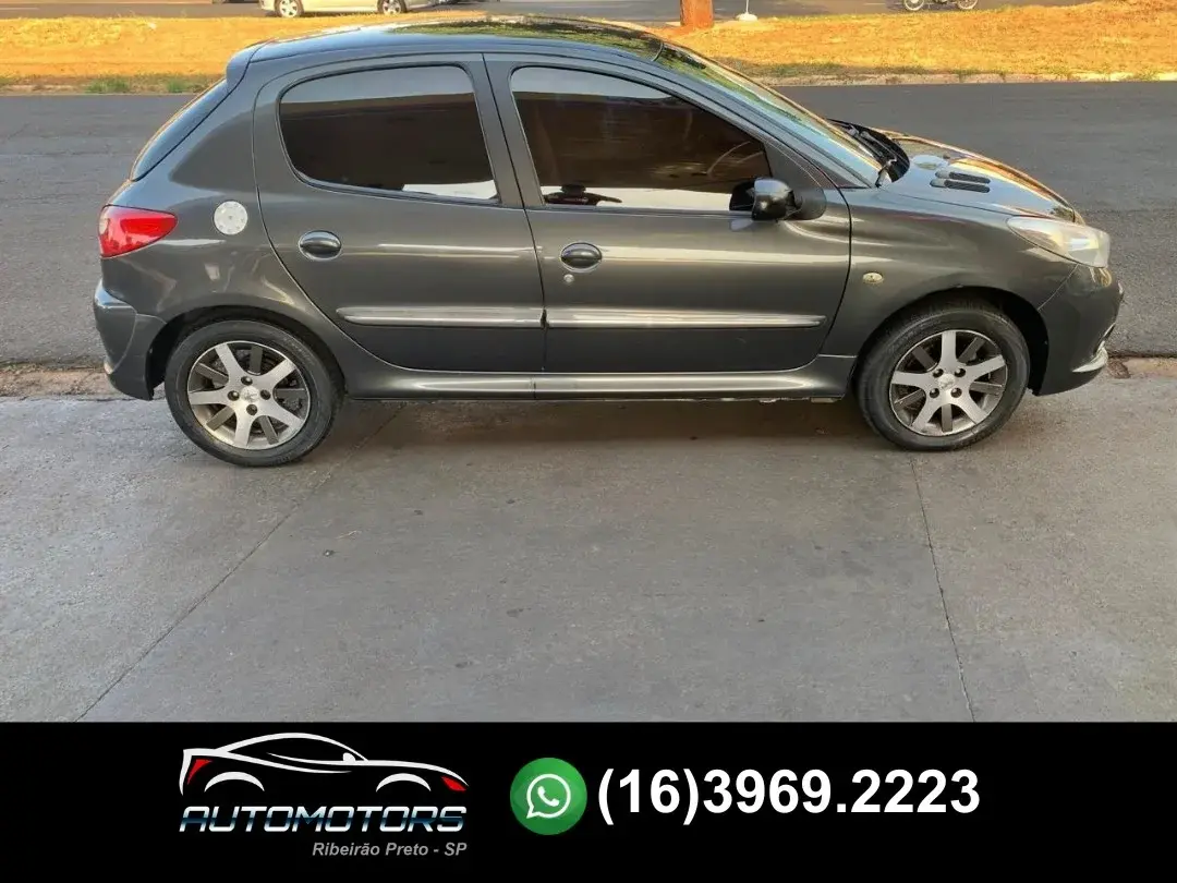 PEUGEOT 207 Hatch - Foto