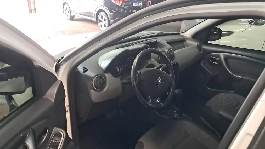 RENAULT Duster - Miniatura